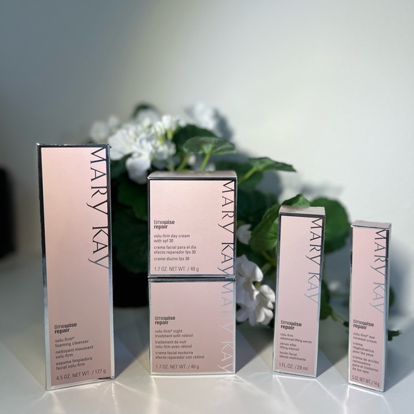 New Mary Kay Timewise Repair Volu-firm Set